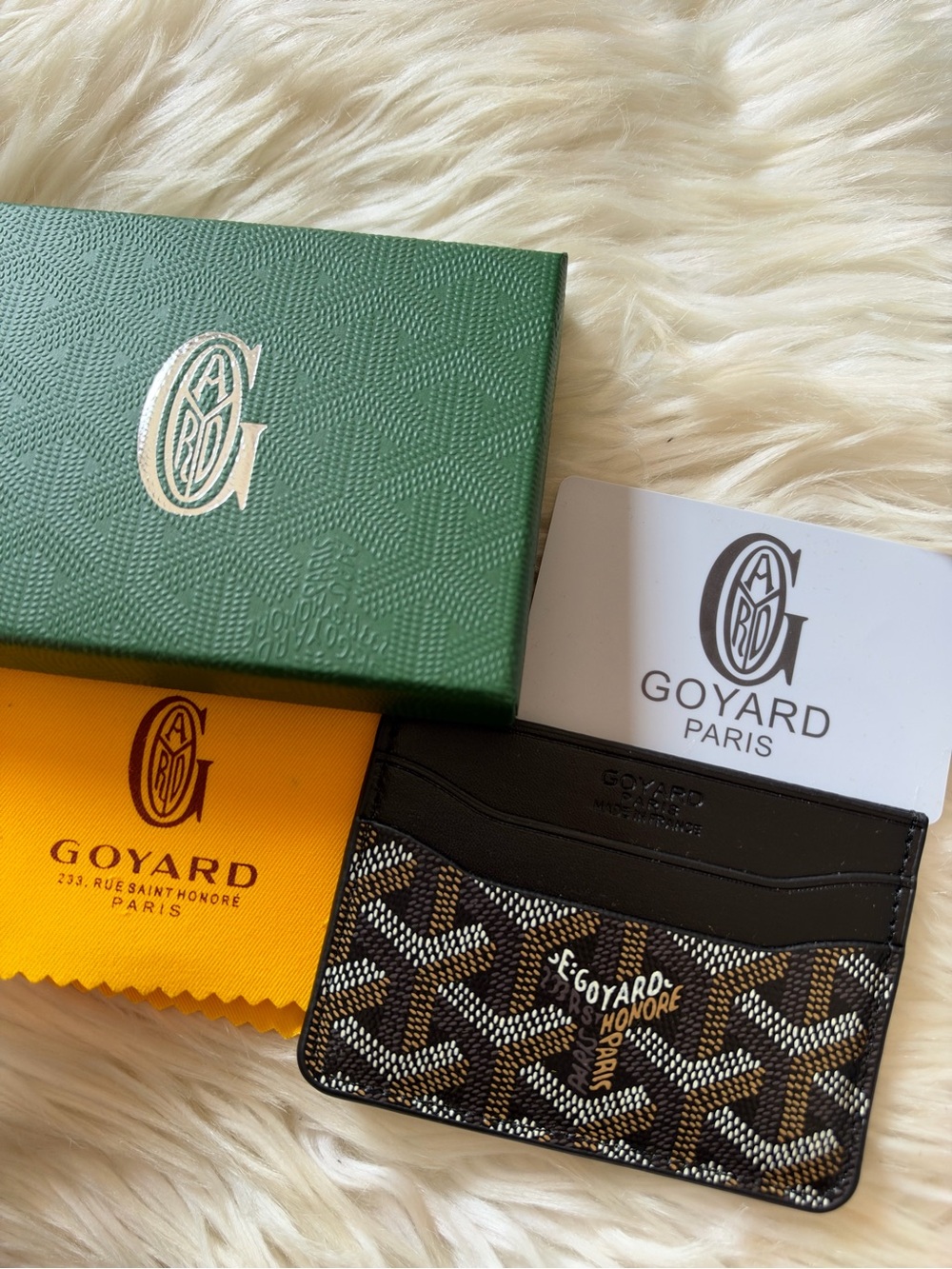 Card holder black